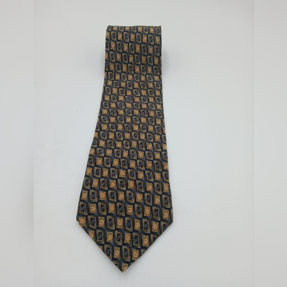 Jimmy V Darryl Strawberry Classic Geometric Pattern Men's Tie in Navy and Gold